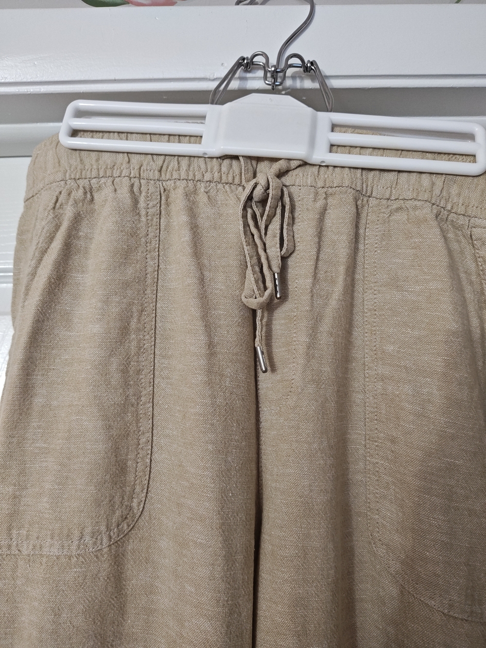 GAP Women's Beige Drawstring Wide-Leg Joggers - Picture 2 of 5